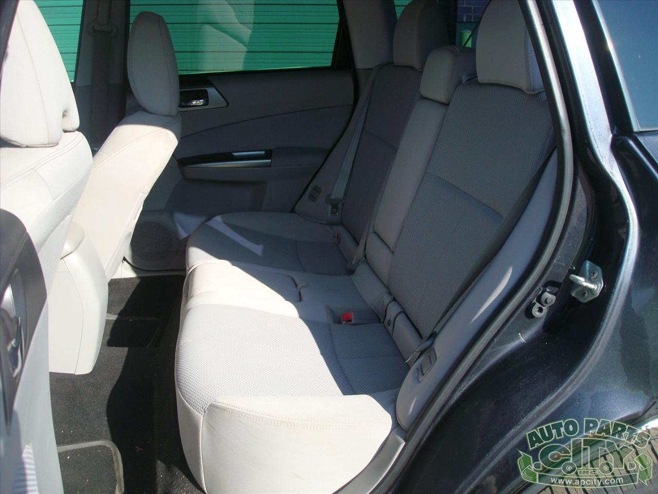 Subaru Forester 2.5X Premium 2011