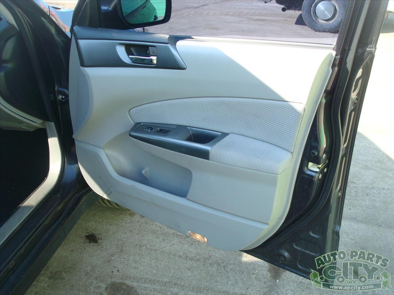 Subaru Forester 2.5X Premium 2011