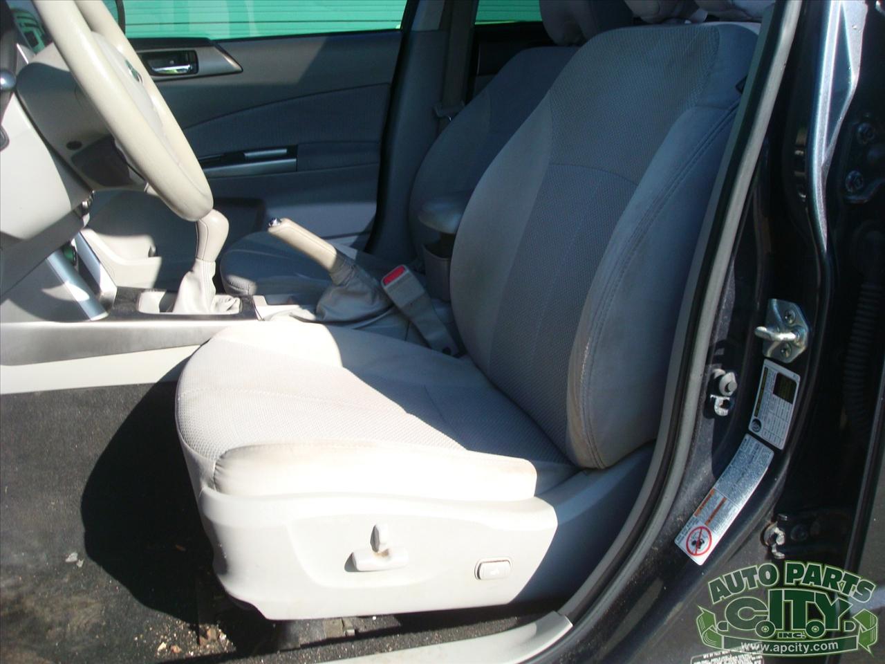 Subaru Forester 2.5X Premium 2011