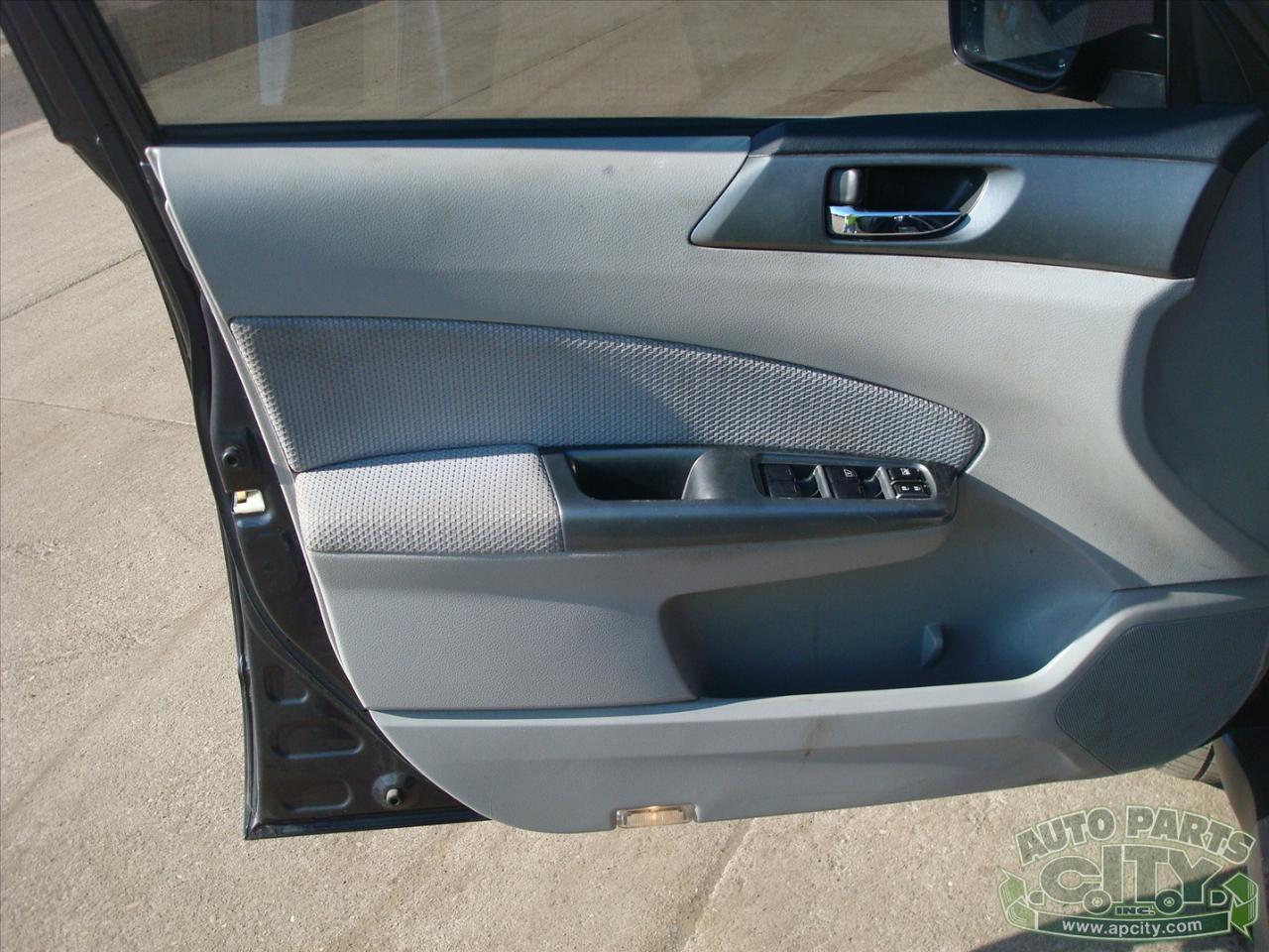 Subaru Forester 2.5X Premium 2011