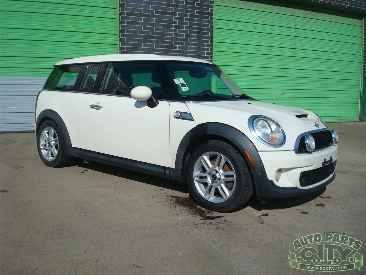 MINI Clubman S 2011