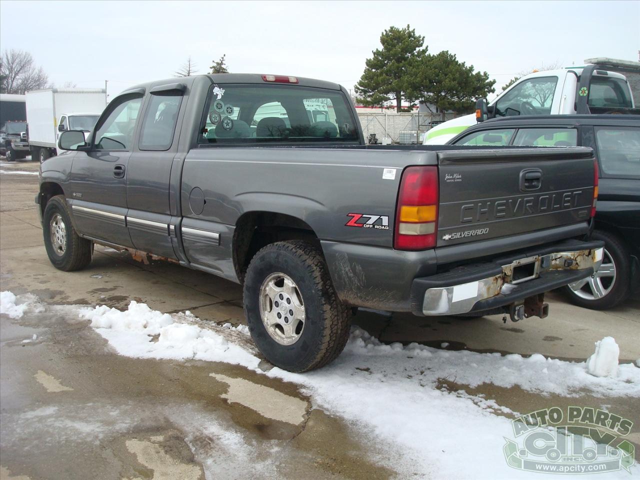 Chevrolet Silverado 1500 Z71 Ext Cab 4WD 4D 2002