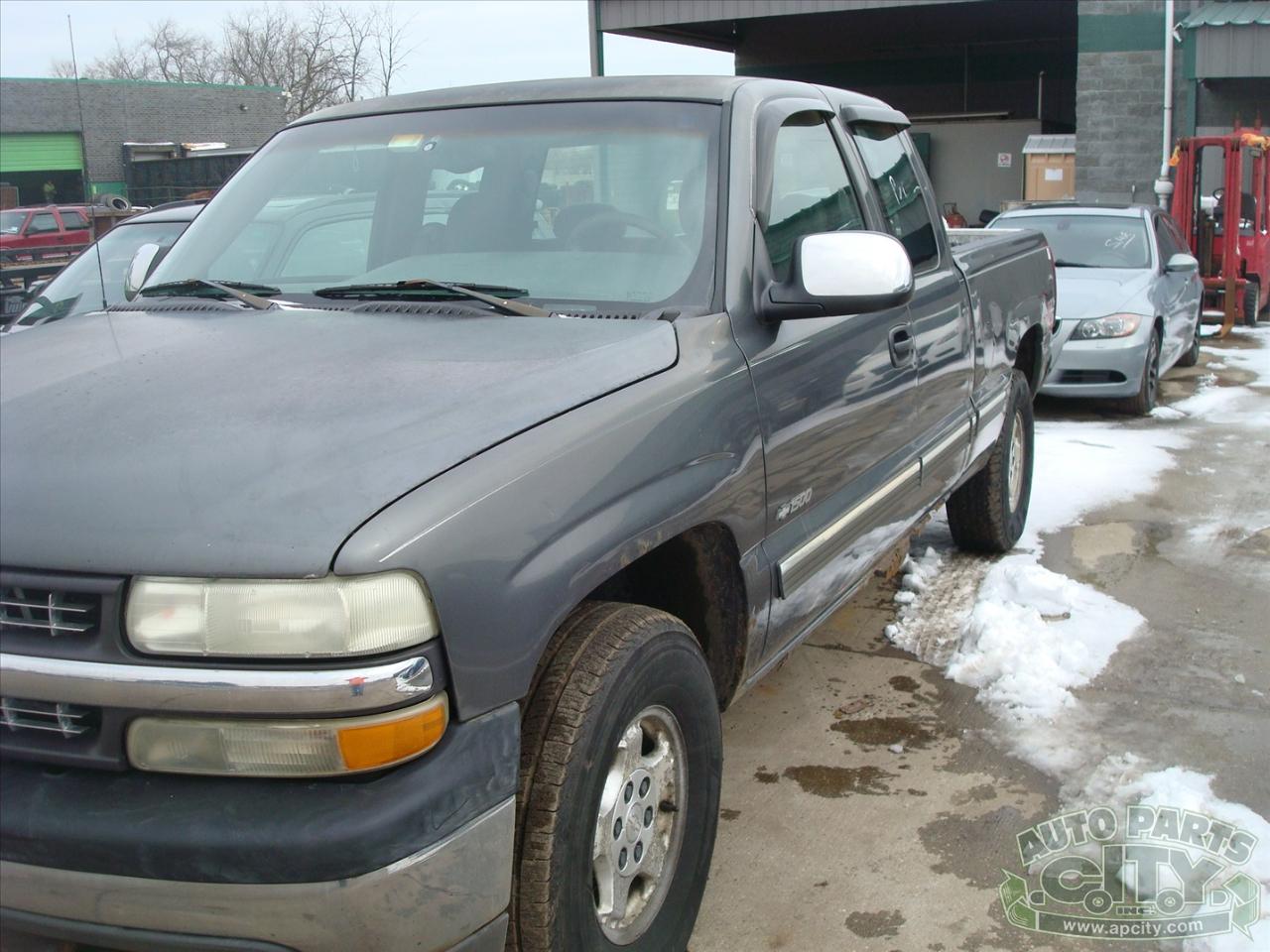 Chevrolet Silverado 1500 Z71 Ext Cab 4WD 4D 2002