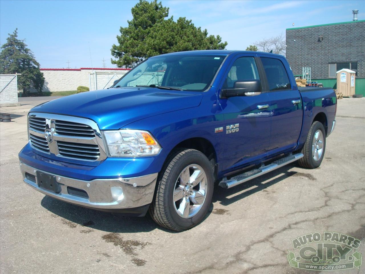 2015 RAM 1500 SLT Crew Cab SWB 4WD