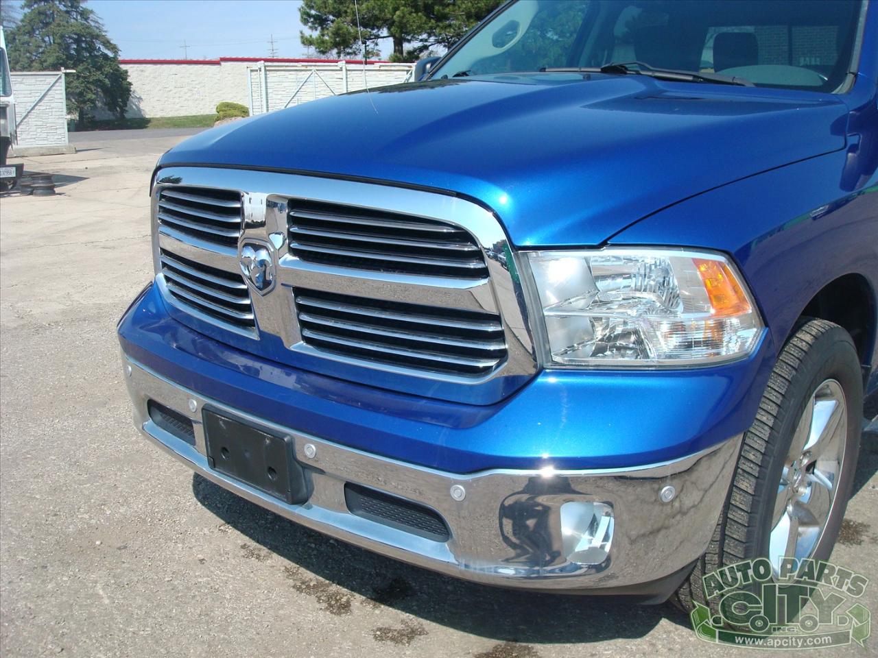 RAM 1500 SLT Crew Cab SWB 4WD 2015