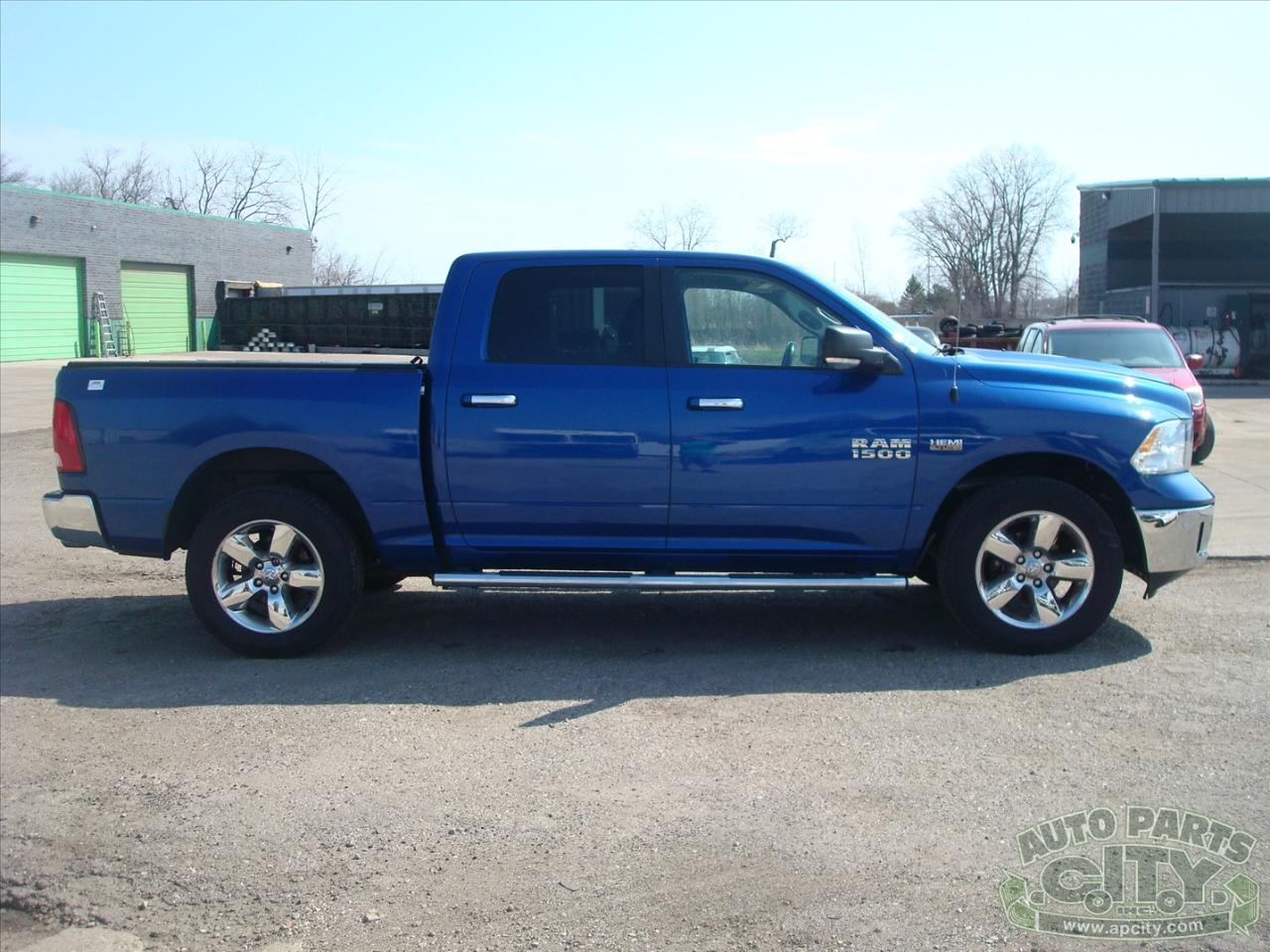 RAM 1500 SLT Crew Cab SWB 4WD 2015