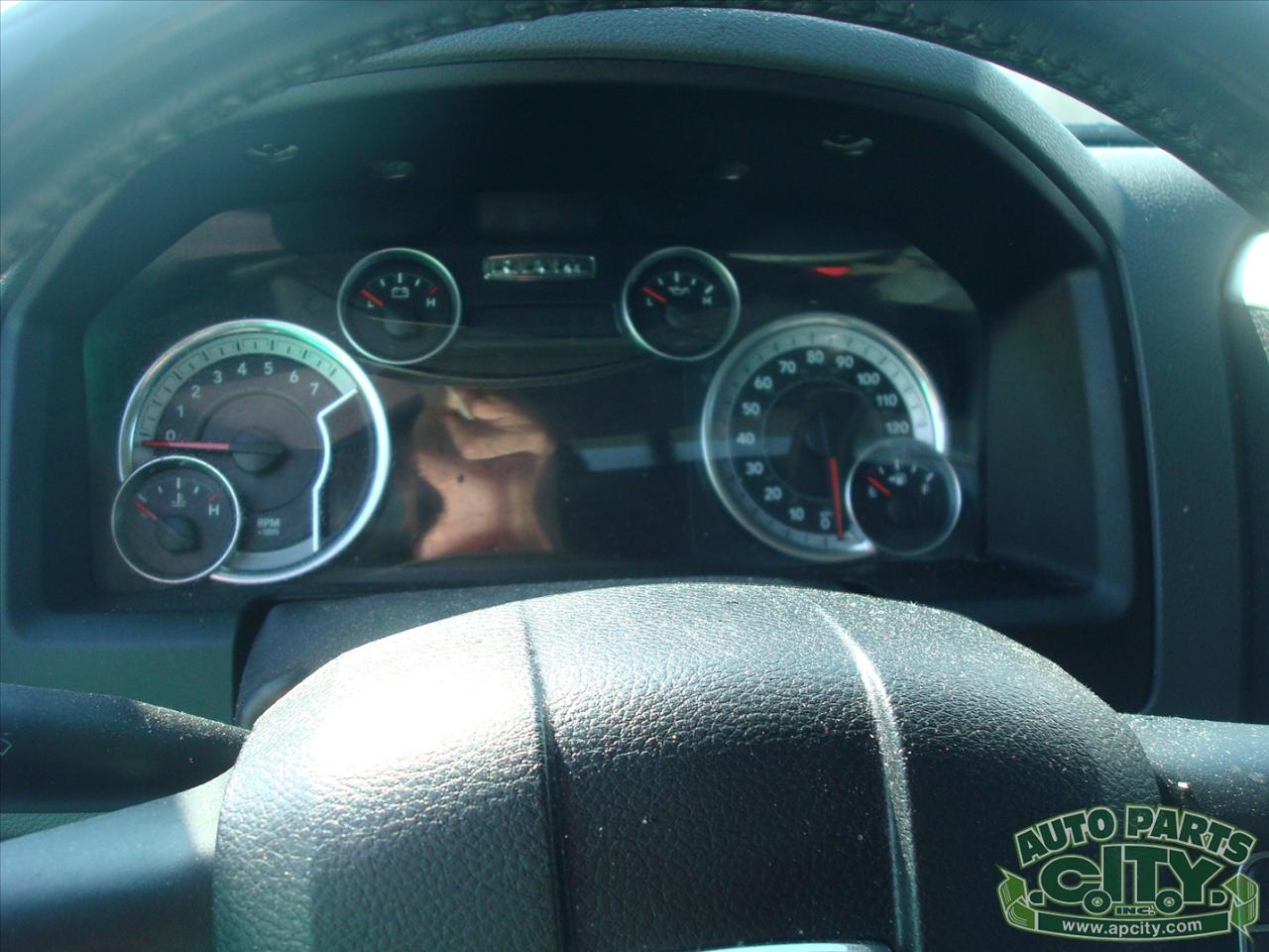 RAM 1500 SLT Crew Cab SWB 4WD 2015