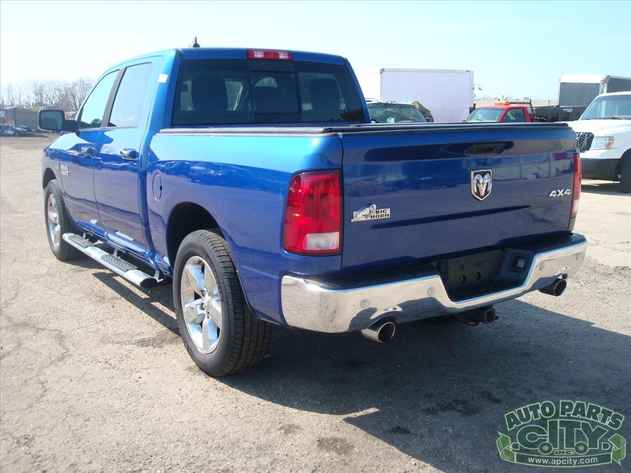 RAM 1500 SLT Crew Cab SWB 4WD 2015