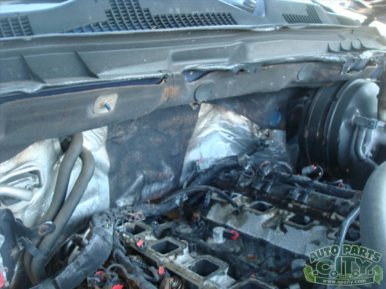 RAM 1500 SLT Crew Cab SWB 4WD 2015