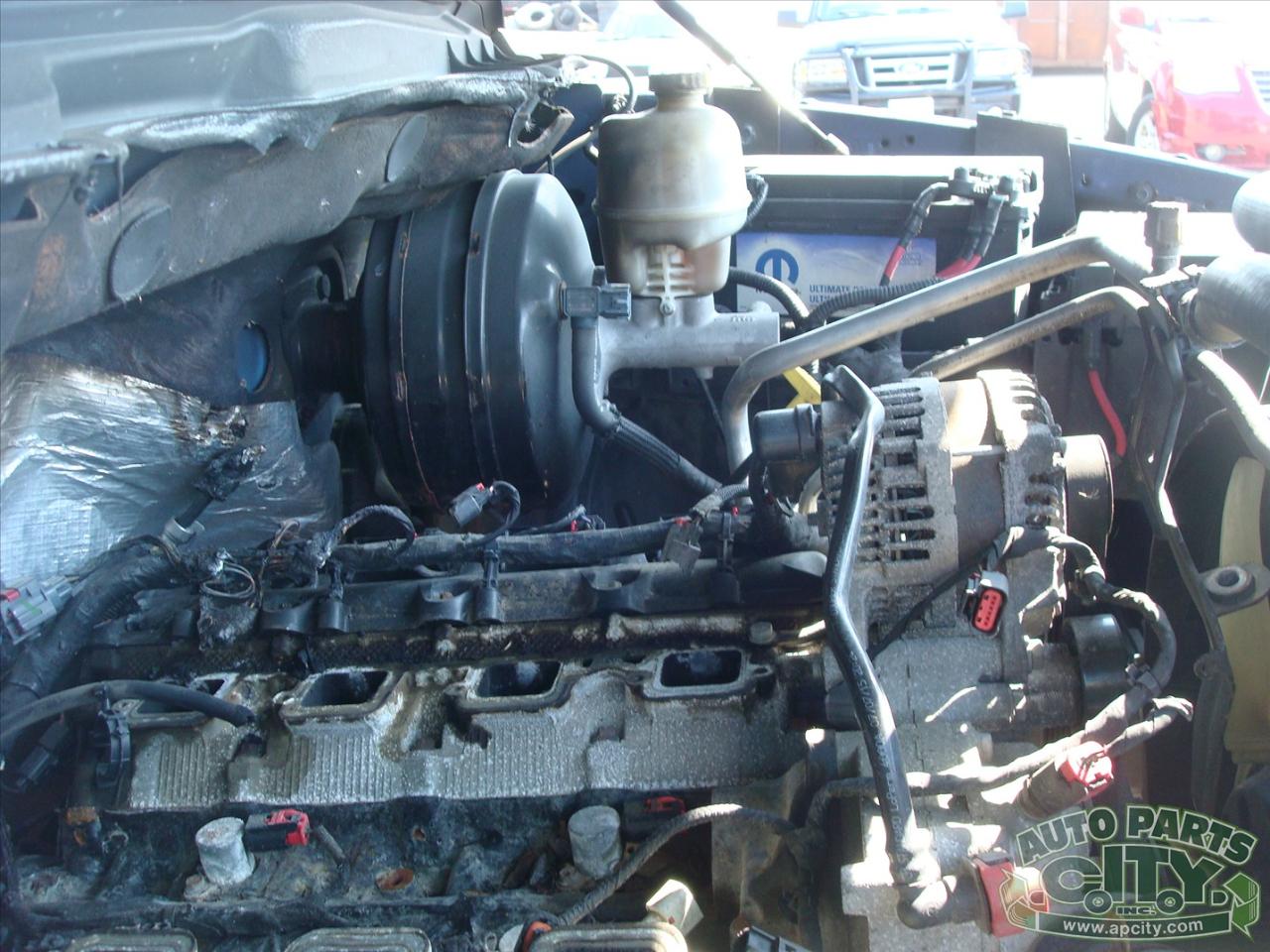 RAM 1500 SLT Crew Cab SWB 4WD 2015