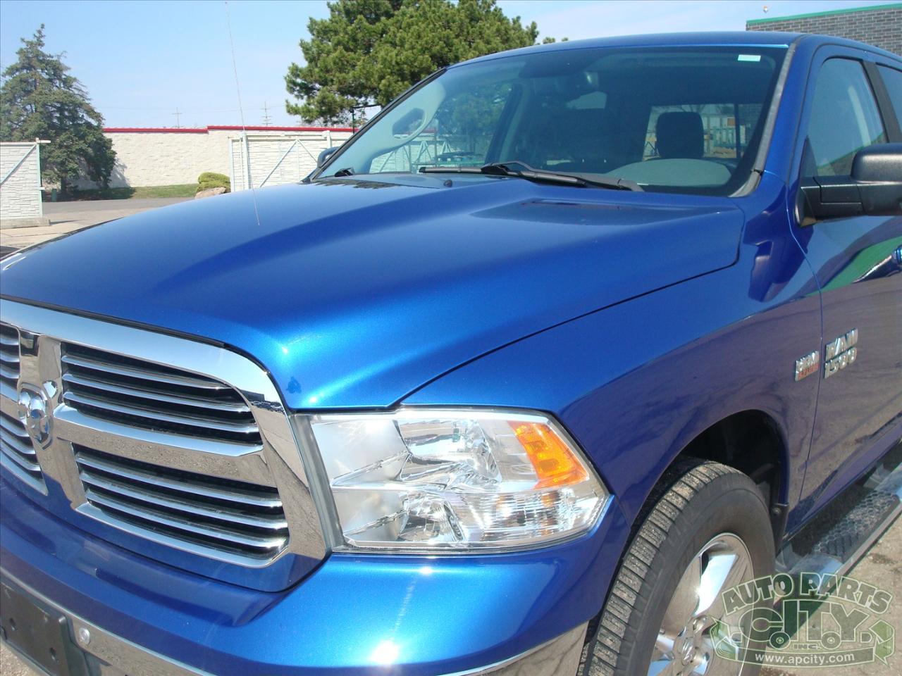 RAM 1500 SLT Crew Cab SWB 4WD 2015