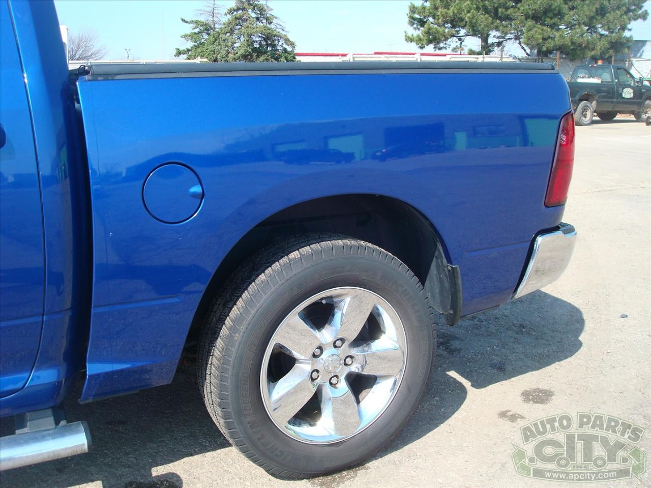 RAM 1500 SLT Crew Cab SWB 4WD 2015