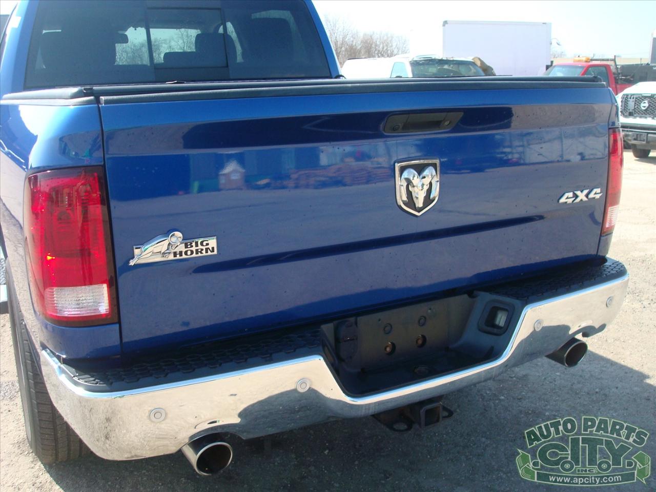 RAM 1500 SLT Crew Cab SWB 4WD 2015