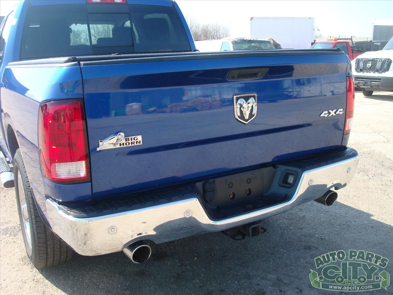 RAM 1500 SLT Crew Cab SWB 4WD 2015