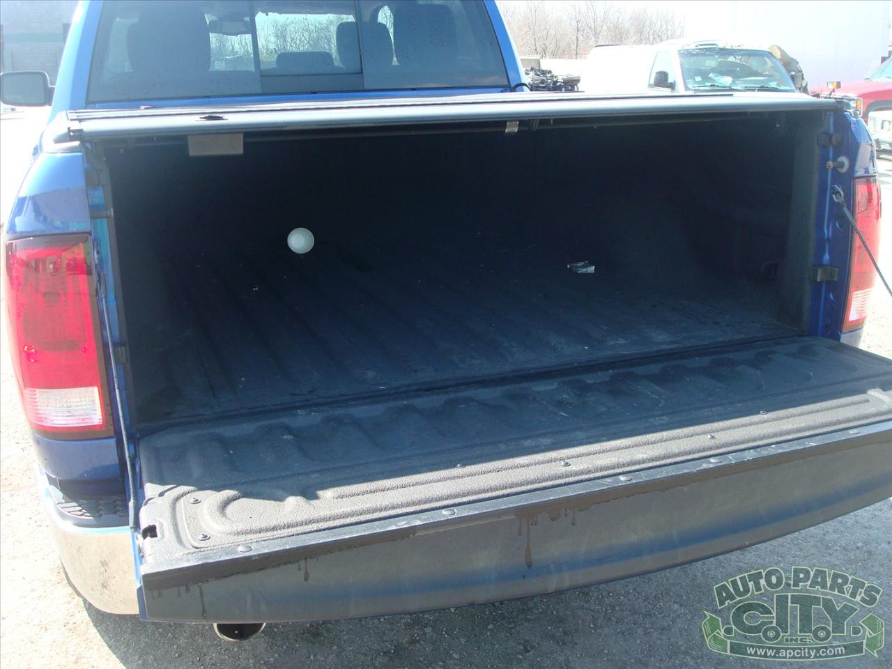 RAM 1500 SLT Crew Cab SWB 4WD 2015