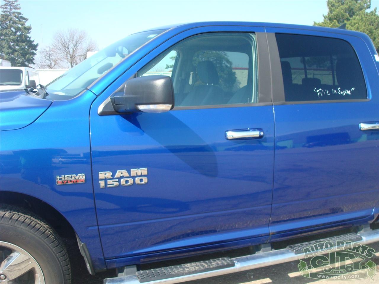 RAM 1500 SLT Crew Cab SWB 4WD 2015