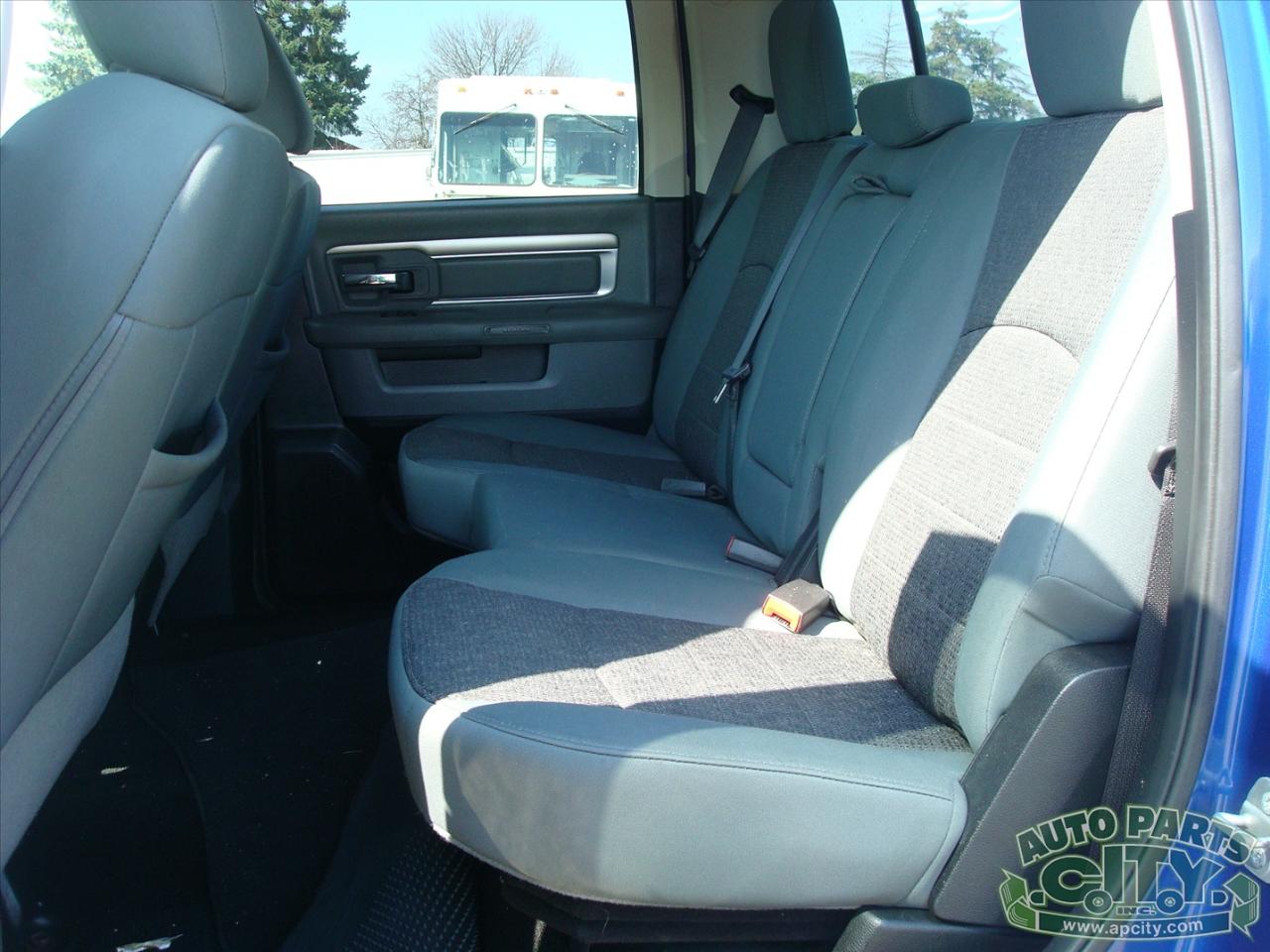 RAM 1500 SLT Crew Cab SWB 4WD 2015