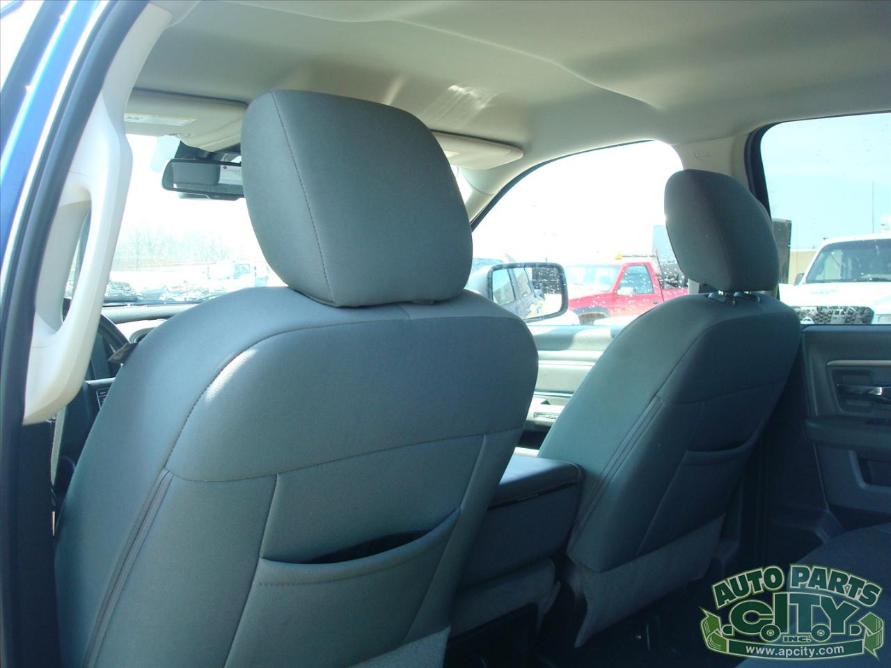 RAM 1500 SLT Crew Cab SWB 4WD 2015