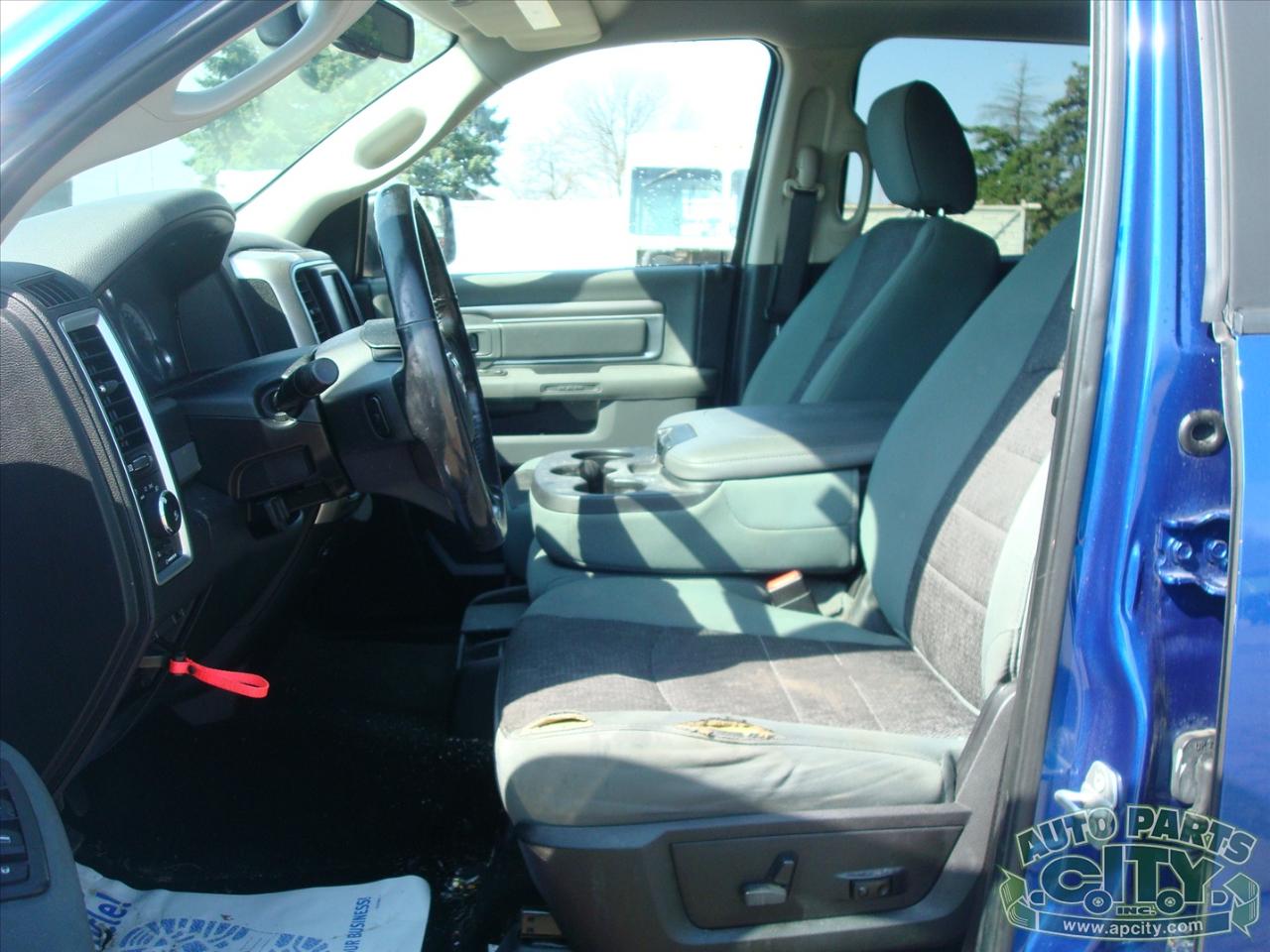 RAM 1500 SLT Crew Cab SWB 4WD 2015