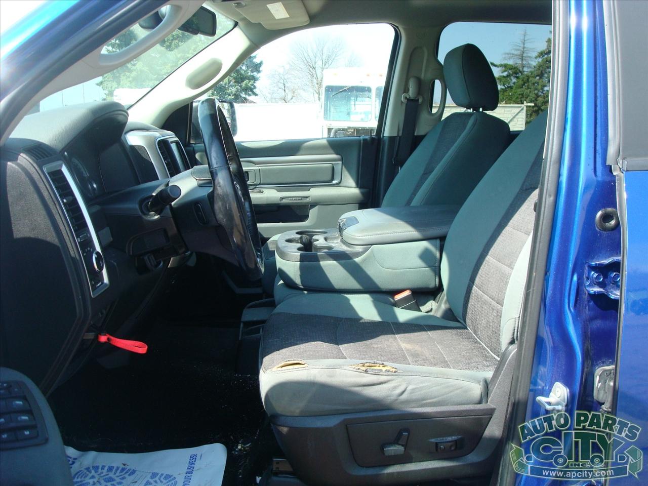 RAM 1500 SLT Crew Cab SWB 4WD 2015