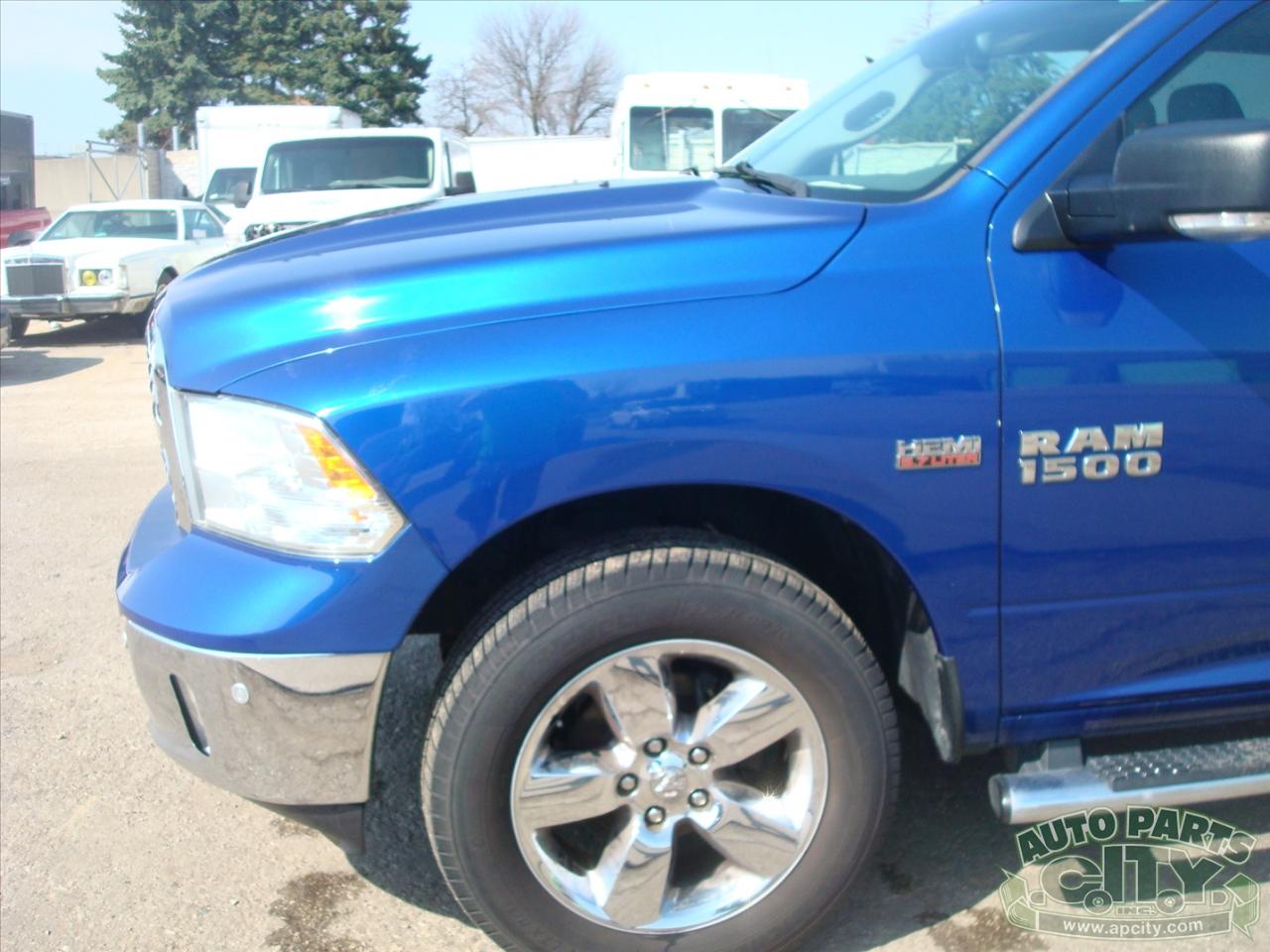 RAM 1500 SLT Crew Cab SWB 4WD 2015