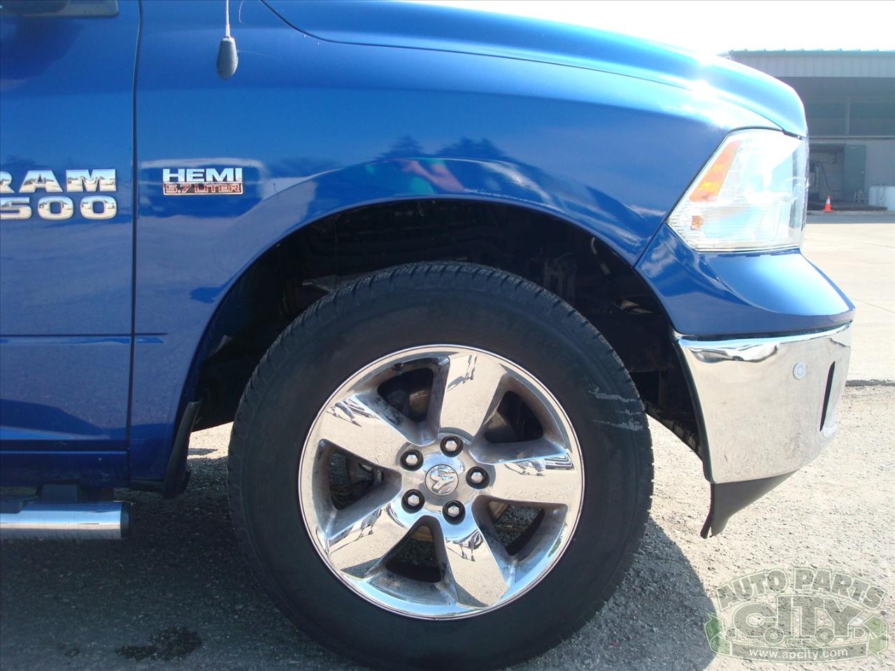 RAM 1500 SLT Crew Cab SWB 4WD 2015