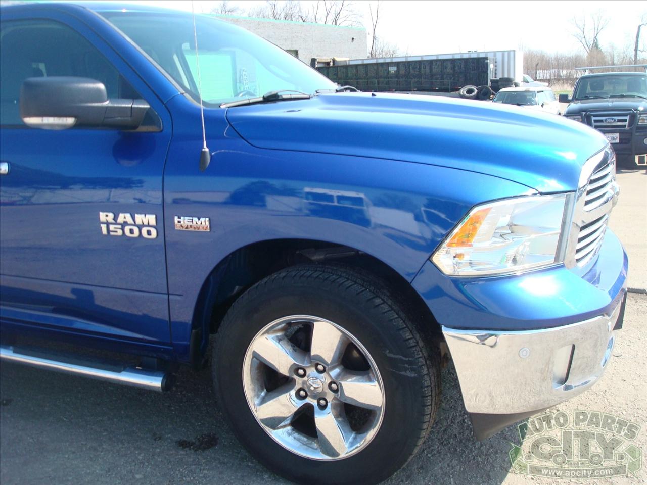 RAM 1500 SLT Crew Cab SWB 4WD 2015