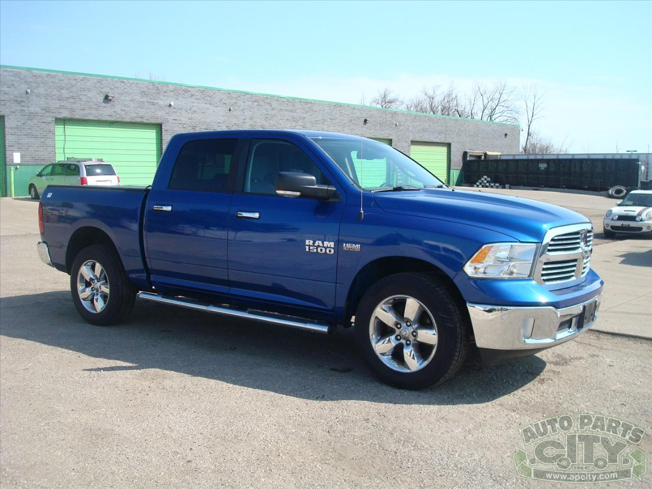 RAM 1500 SLT Crew Cab SWB 4WD 2015