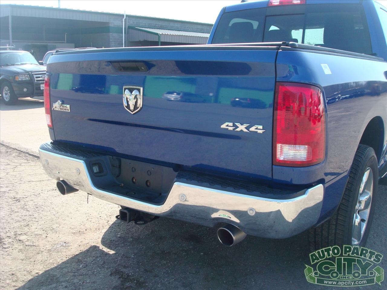 RAM 1500 SLT Crew Cab SWB 4WD 2015