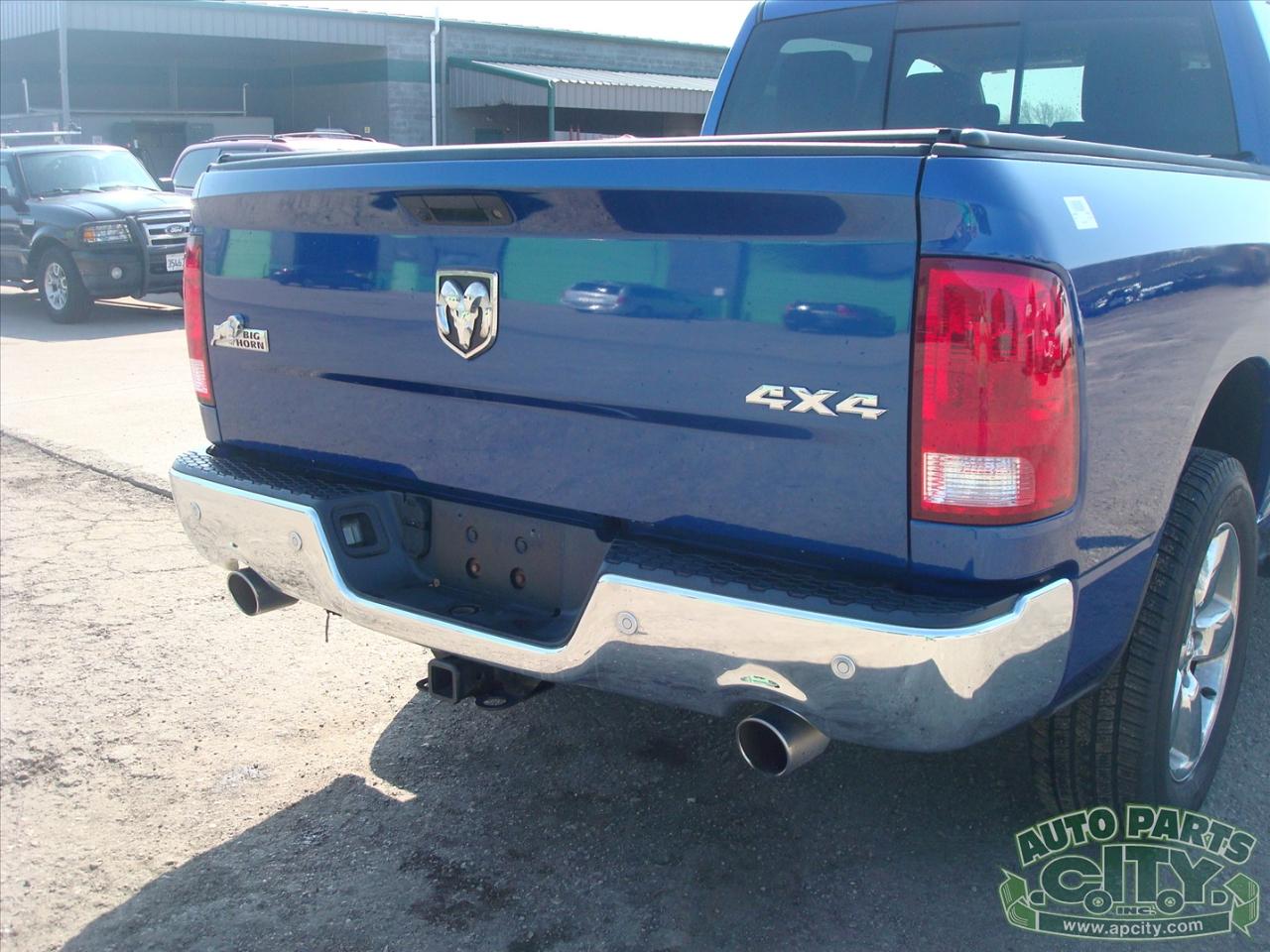 RAM 1500 SLT Crew Cab SWB 4WD 2015