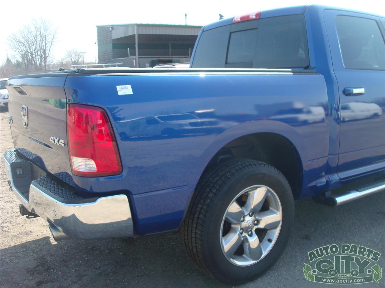 RAM 1500 SLT Crew Cab SWB 4WD 2015