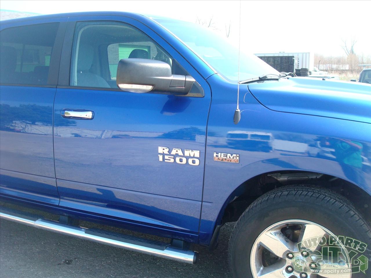 RAM 1500 SLT Crew Cab SWB 4WD 2015