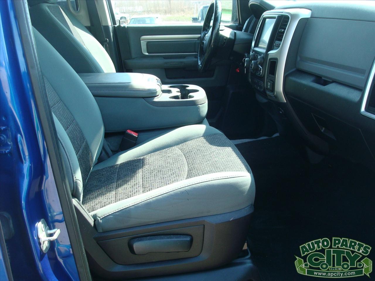 RAM 1500 SLT Crew Cab SWB 4WD 2015