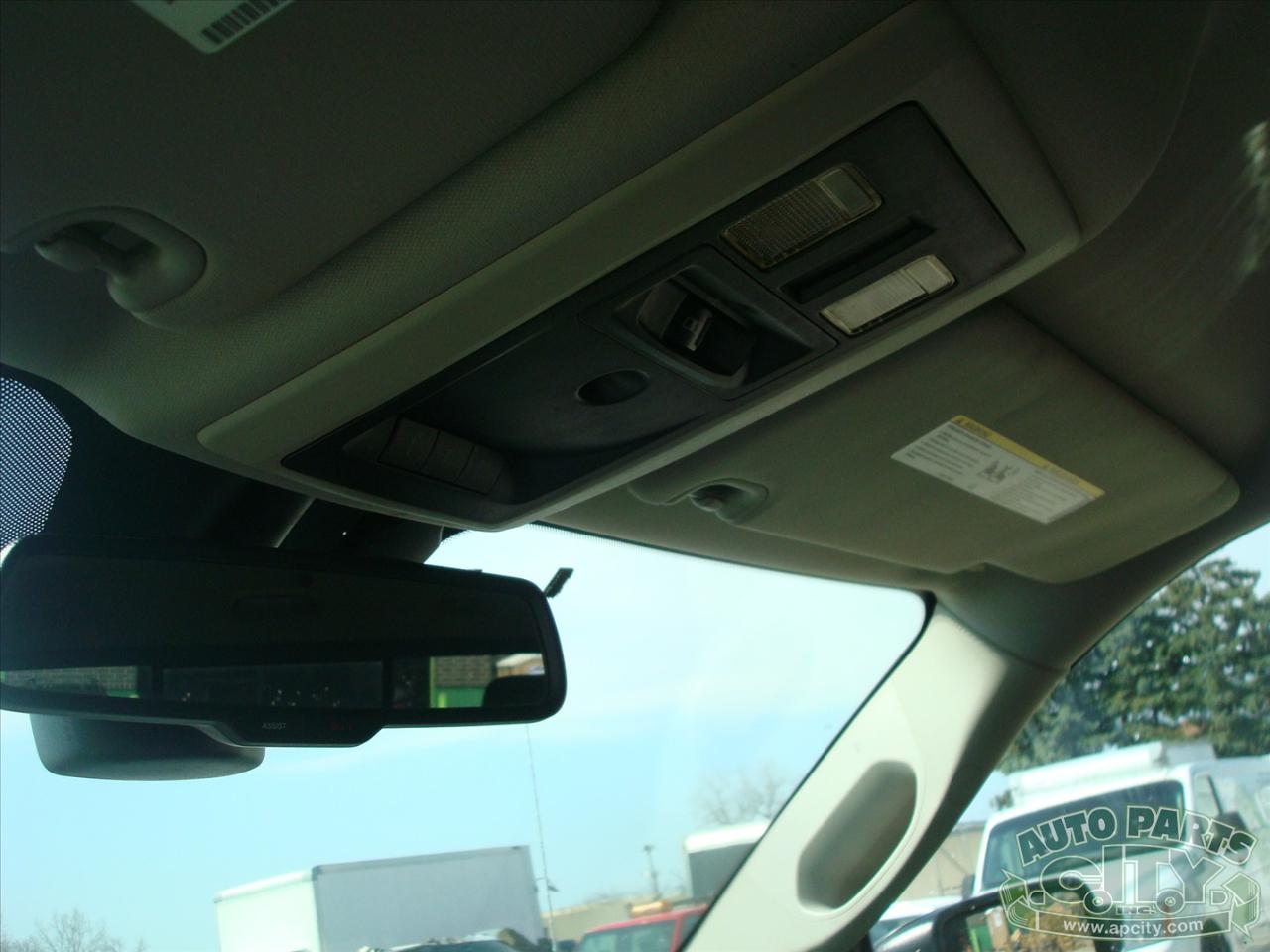 RAM 1500 SLT Crew Cab SWB 4WD 2015