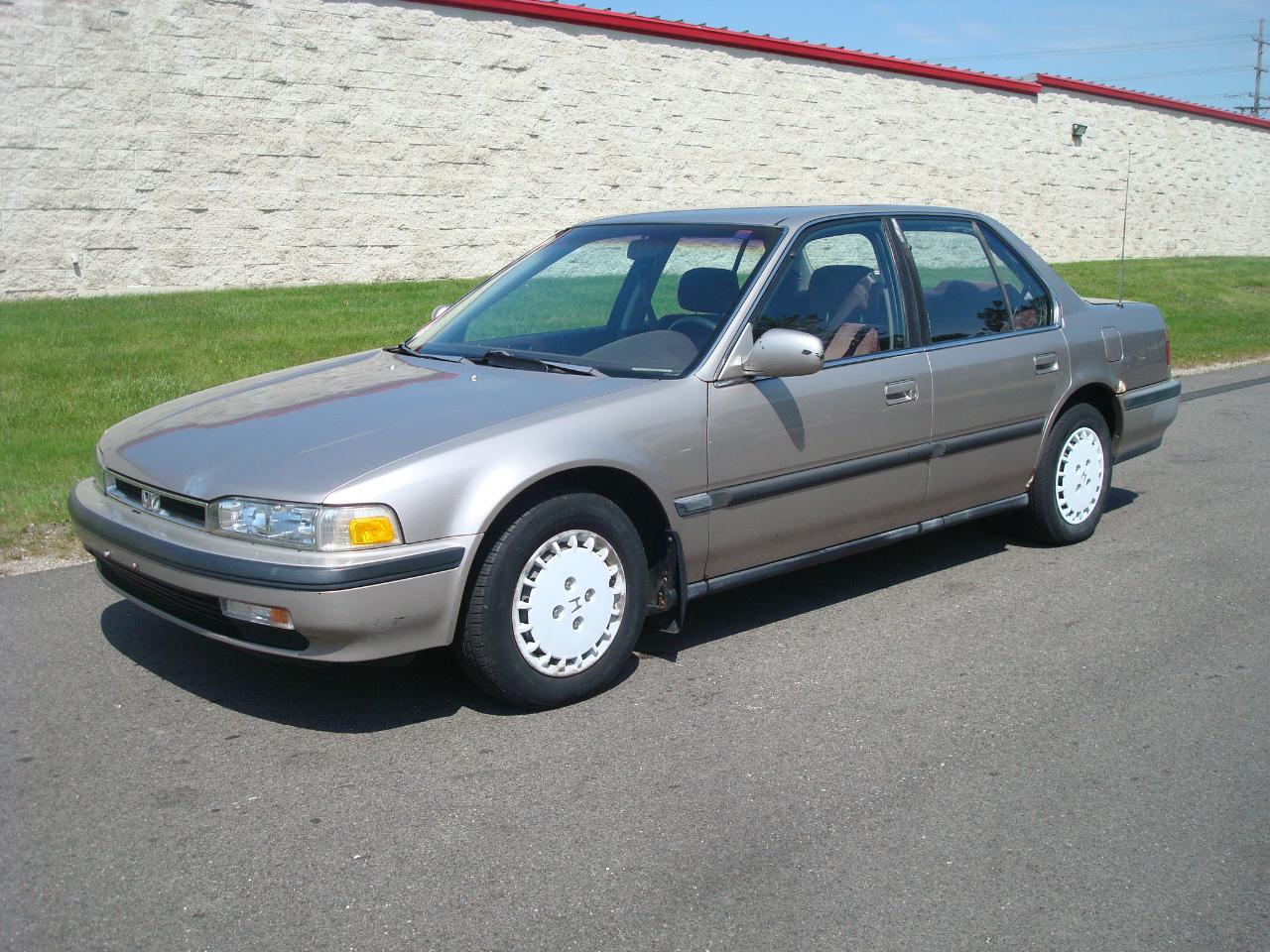 Honda Accord LX sedan 1991