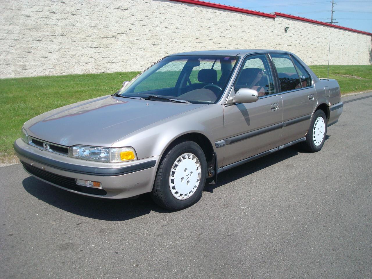 Honda Accord LX sedan 1991