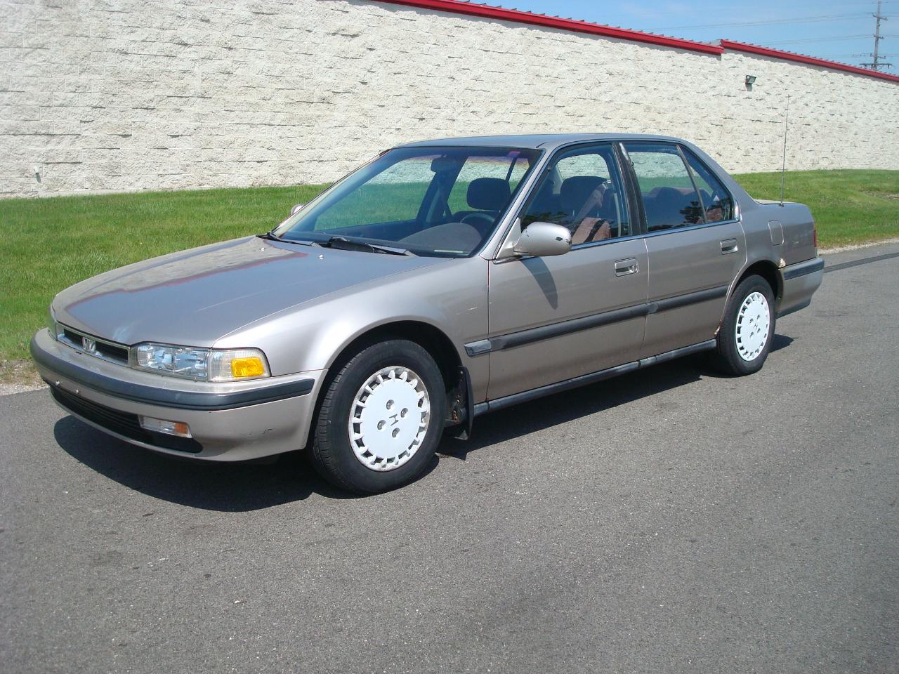 Honda Accord LX sedan 1991
