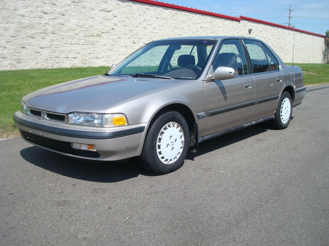 Honda Accord LX sedan 1991