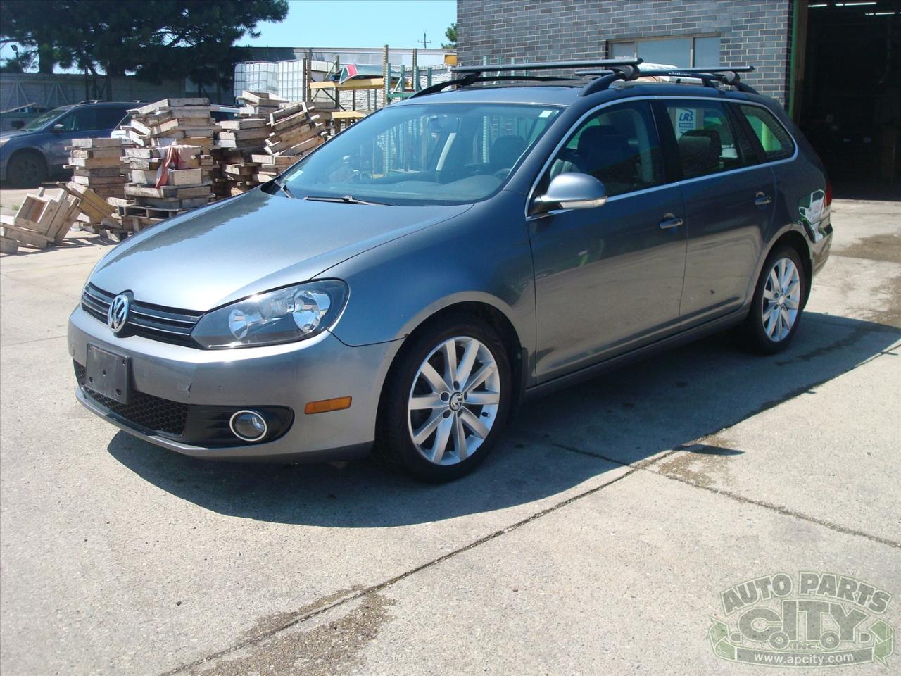 Volkswagen Jetta SportWagen 2.0L TDI 2011