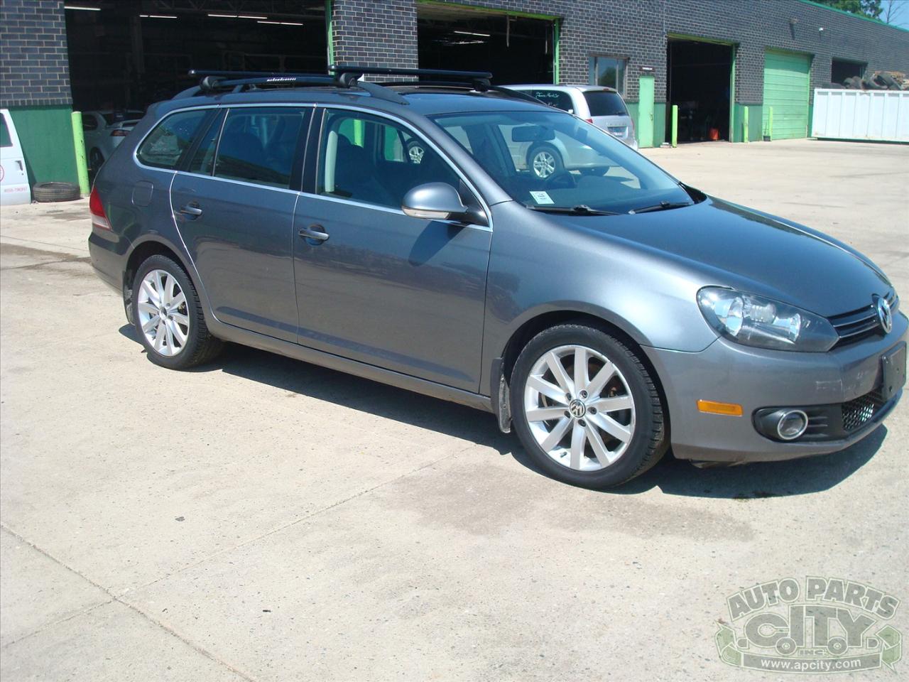 Volkswagen Jetta SportWagen 2.0L TDI 2011