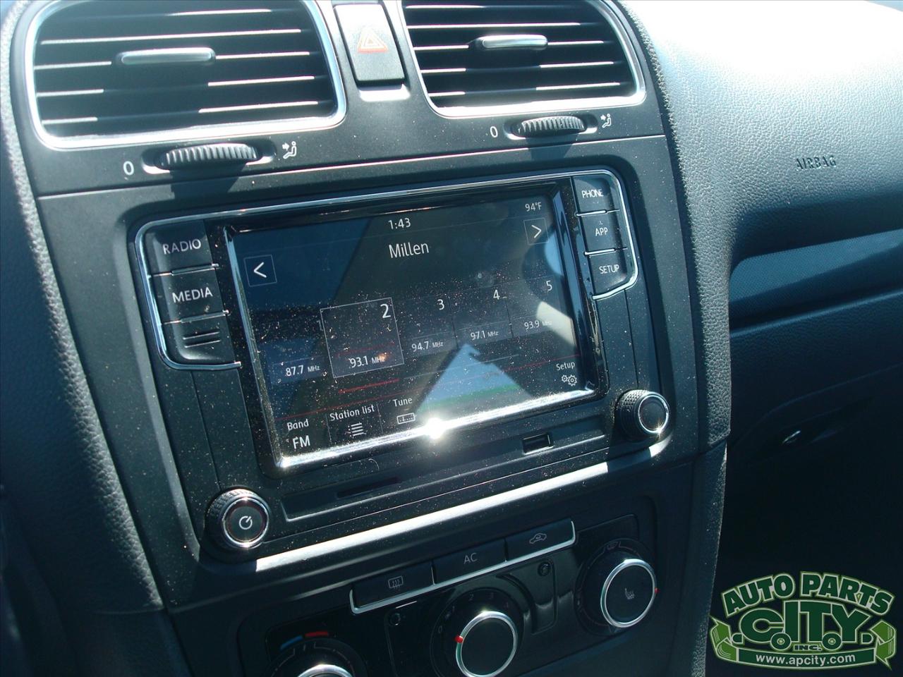 Volkswagen Jetta SportWagen 2.0L TDI 2011