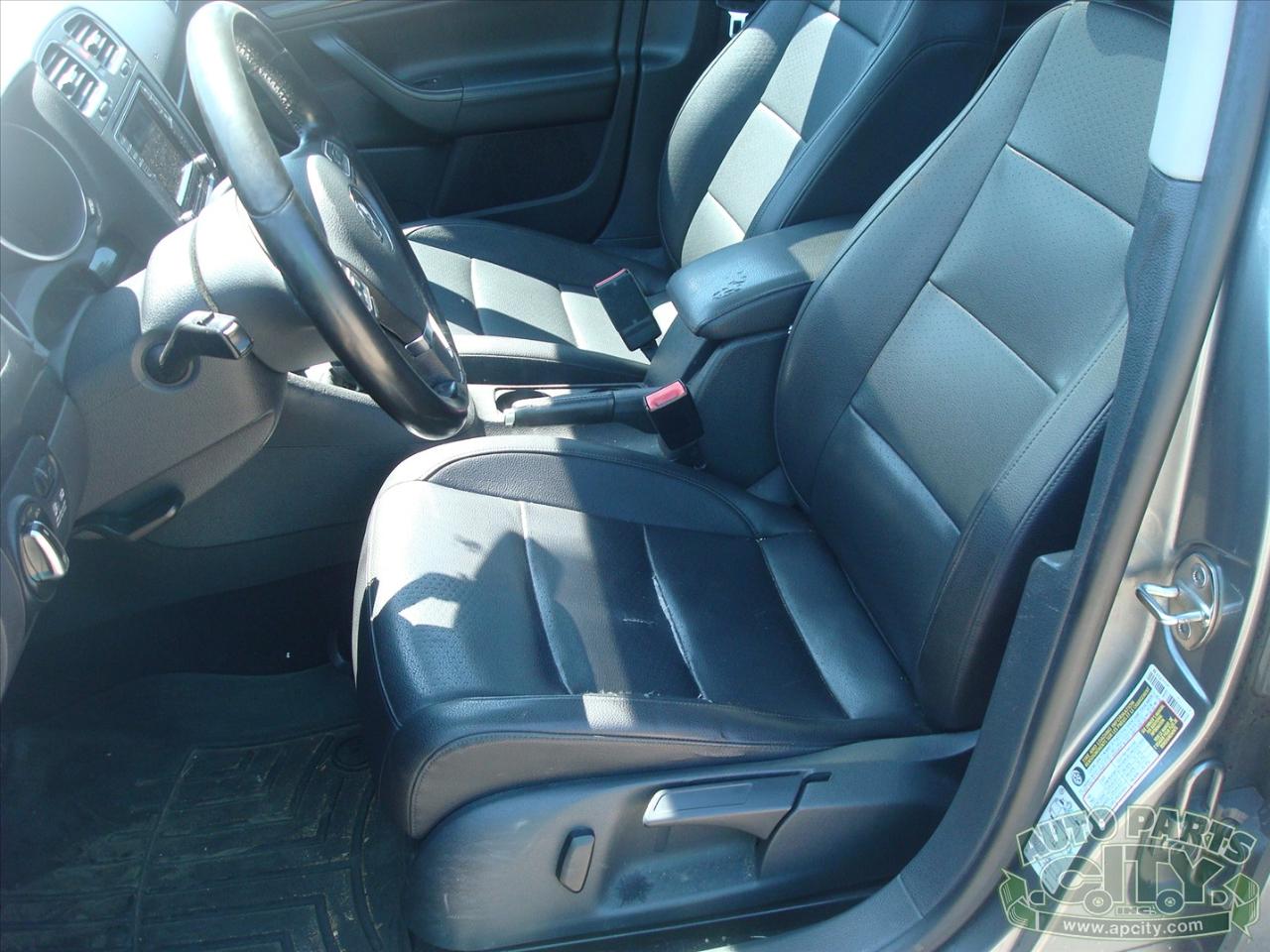 Volkswagen Jetta SportWagen 2.0L TDI 2011