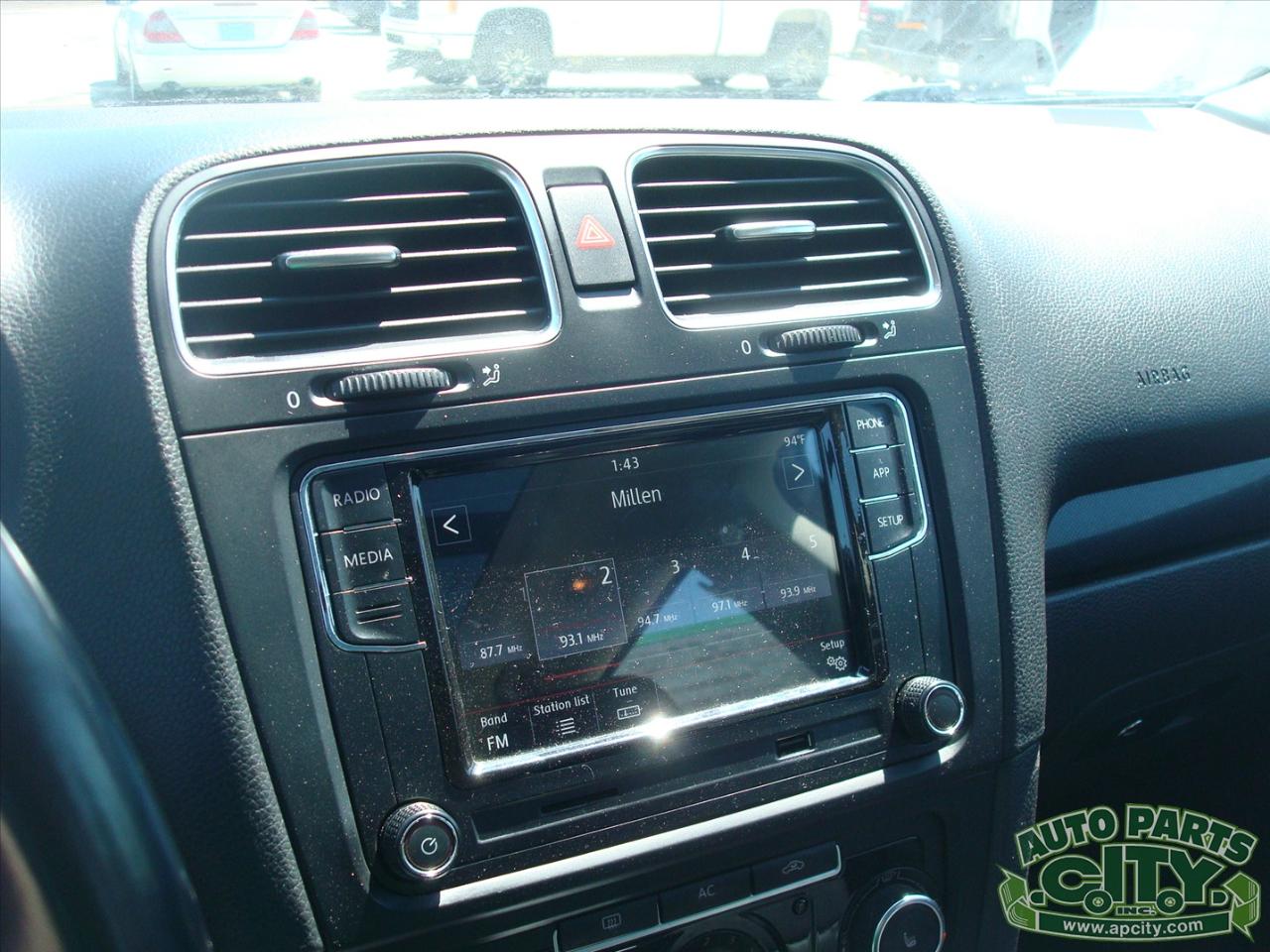 Volkswagen Jetta SportWagen 2.0L TDI 2011