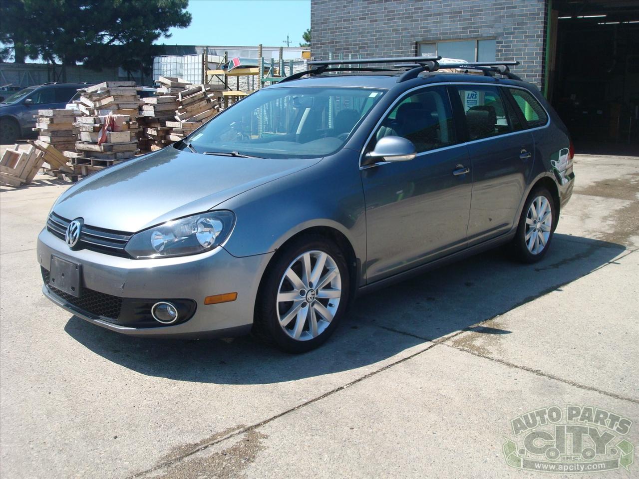 Volkswagen Jetta SportWagen 2.0L TDI 2011