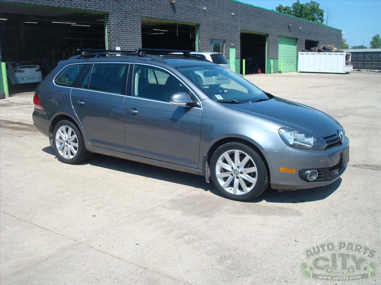 Volkswagen Jetta SportWagen 2.0L TDI 2011