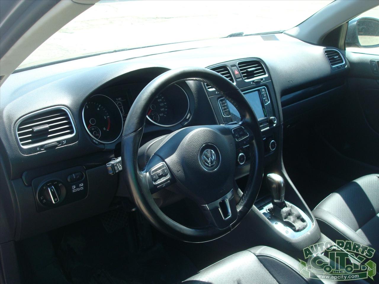 Volkswagen Jetta SportWagen 2.0L TDI 2011