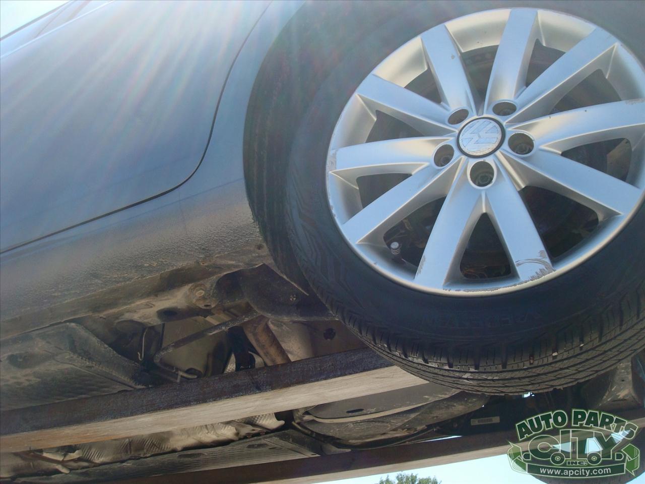 Volkswagen Jetta SportWagen 2.0L TDI 2011