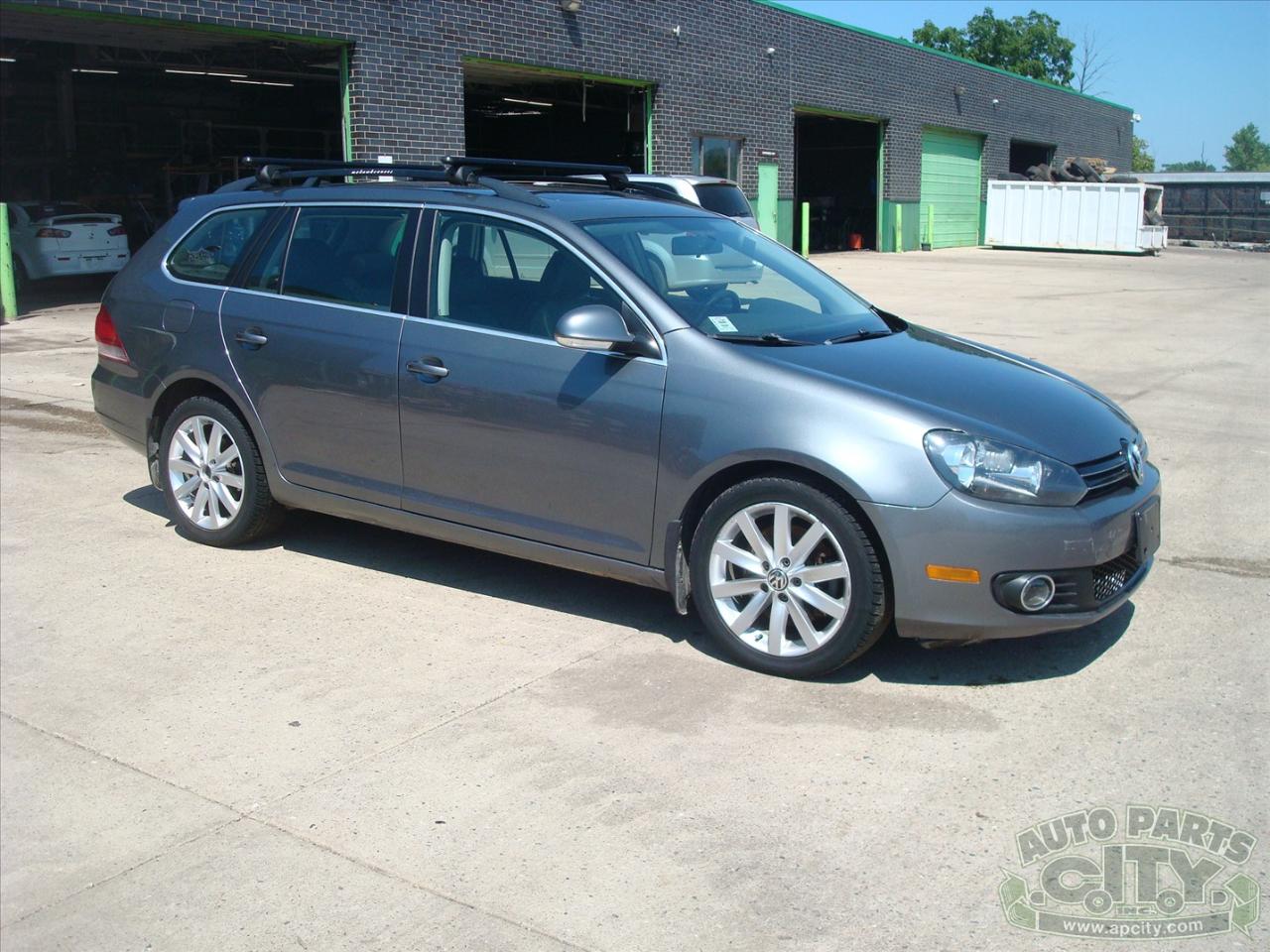 Volkswagen Jetta SportWagen 2.0L TDI 2011