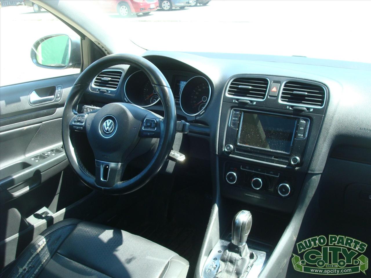 Volkswagen Jetta SportWagen 2.0L TDI 2011