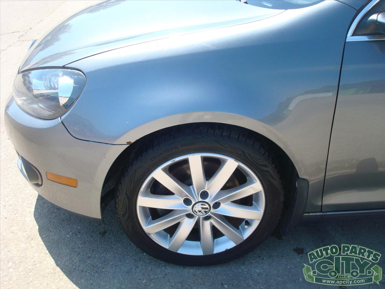 Volkswagen Jetta SportWagen 2.0L TDI 2011